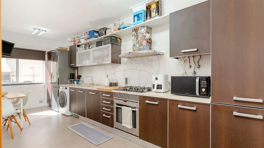 Apartamento T2 para Venda em Charneca de Caparica e Sobreda