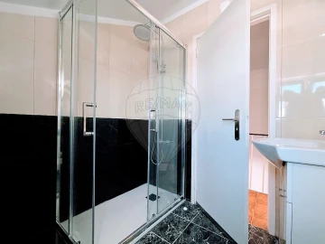 Apartamento T1 para Arrendamento em Paranhos