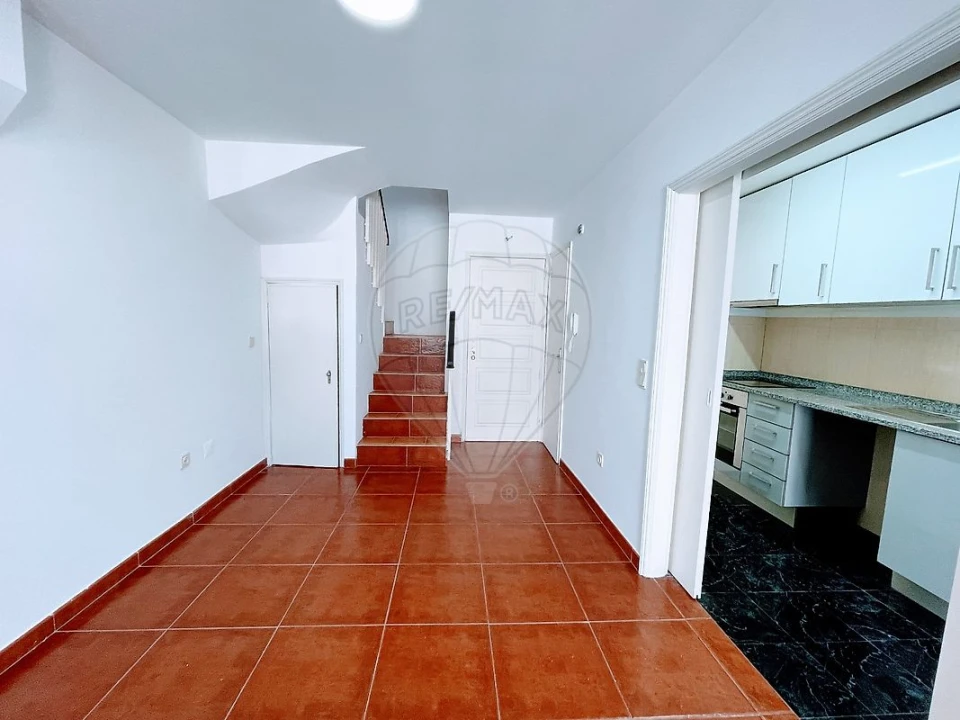 Apartamento T1 para Arrendamento em Paranhos Foto 7