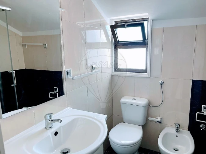 Apartamento T1 para Arrendamento em Paranhos Foto 19