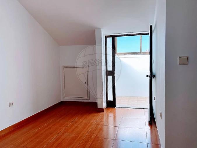 Apartamento T1 para Arrendamento em Paranhos Foto 14