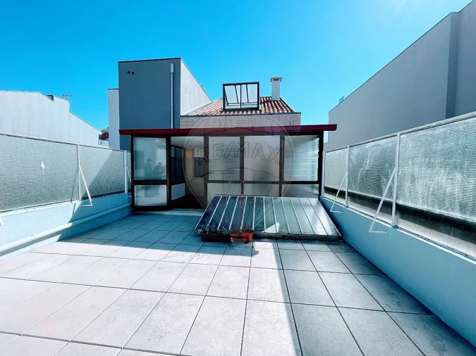 Apartamento T1 para Arrendamento em Paranhos Foto 3