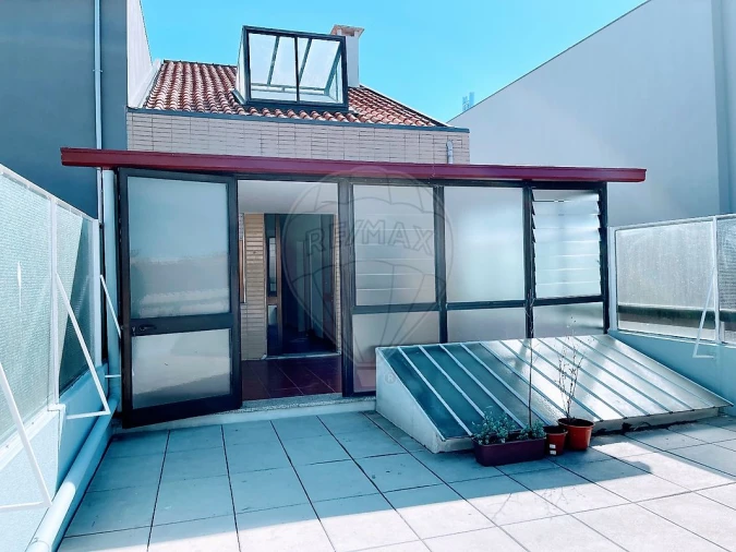 Apartamento T1 para Arrendamento em Paranhos Foto 15
