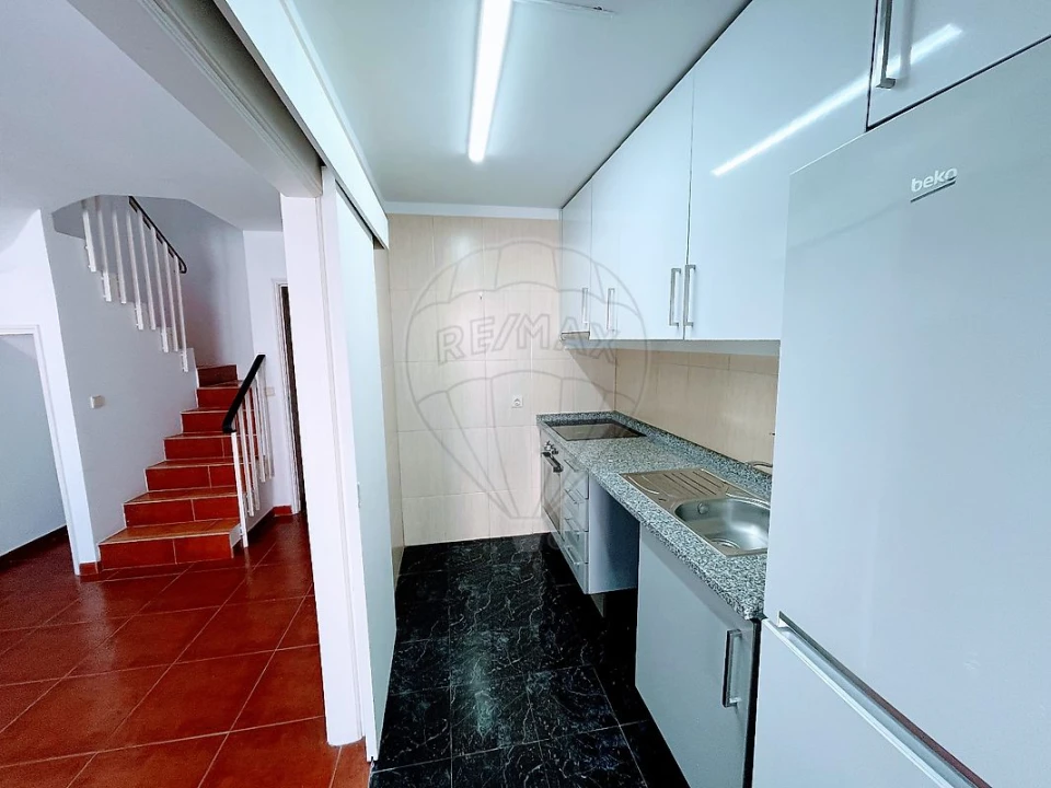 Apartamento T1 para Arrendamento em Paranhos Foto 9