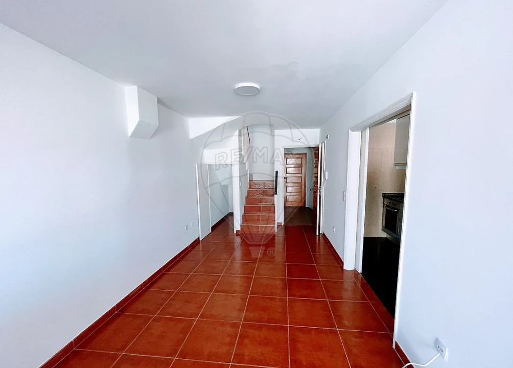 Apartamento T1 para Arrendamento em Paranhos Foto 11