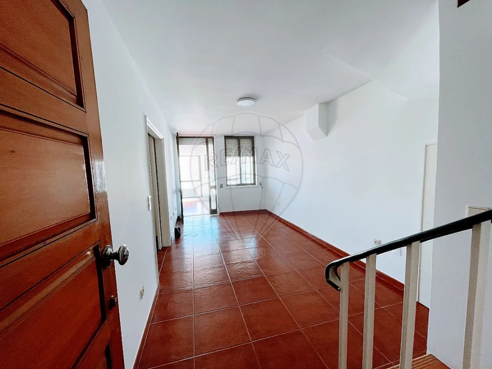 Apartamento T1 para Arrendamento em Paranhos Foto 1