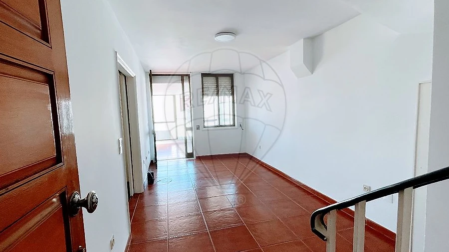 Apartamento T1 para Arrendamento em Paranhos