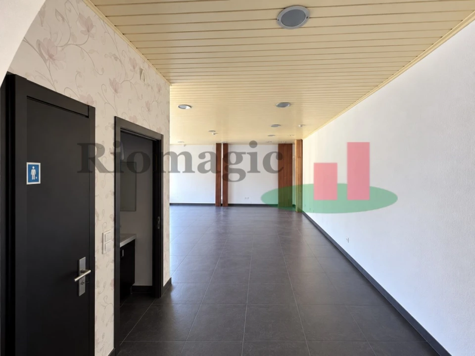 Loja para Arrendamento em Rio Maior Foto 1