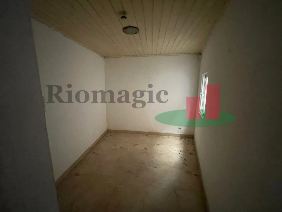 Loja para Arrendamento em Rio Maior Foto 3