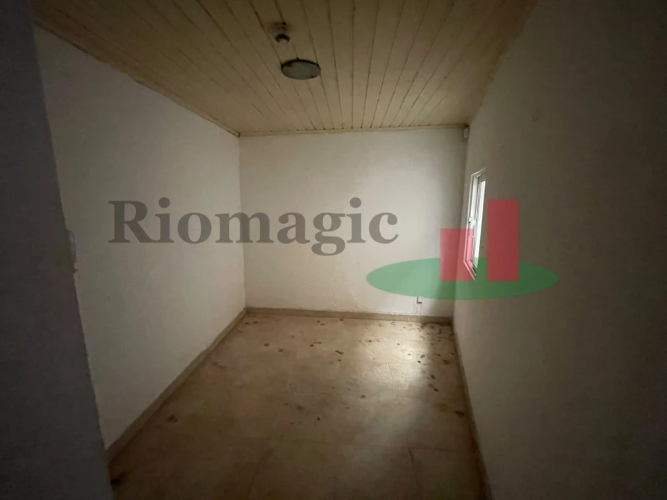 Loja para Arrendamento em Rio Maior Foto 12
