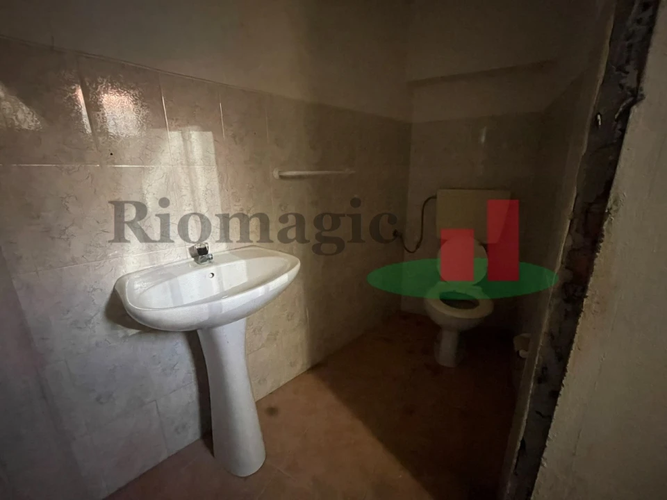 Loja para Arrendamento em Rio Maior Foto 13