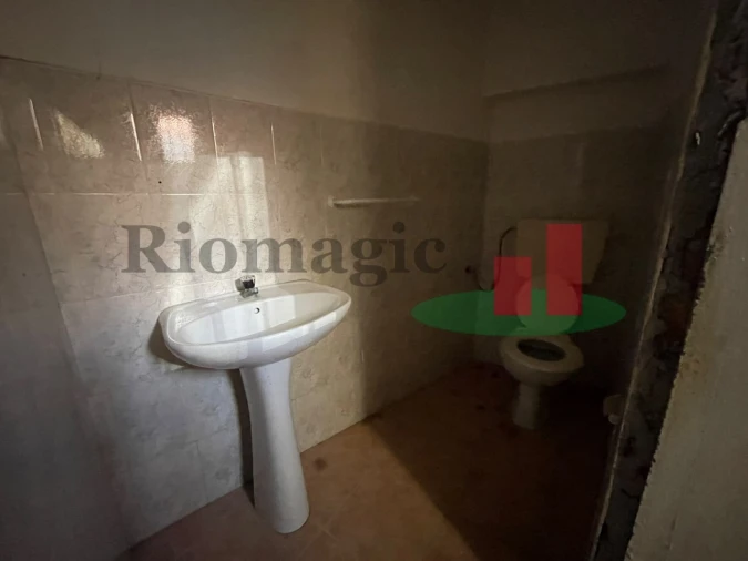 Loja para Arrendamento em Rio Maior Foto 11
