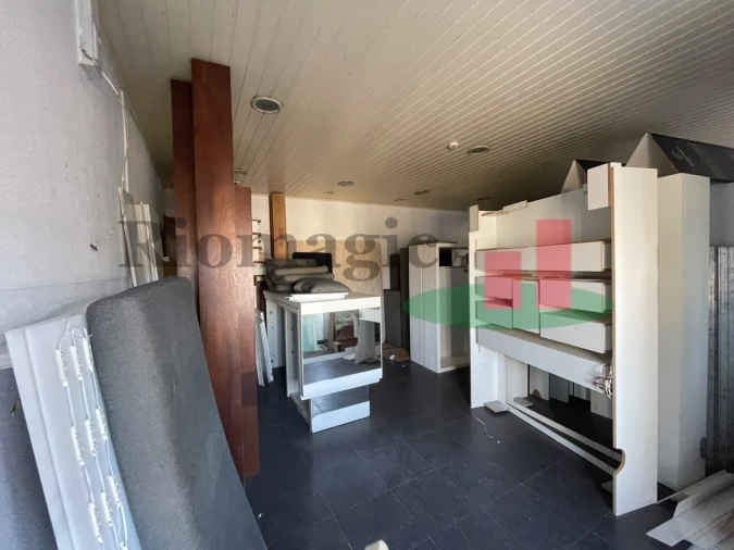 Loja para Arrendamento em Rio Maior Foto 15