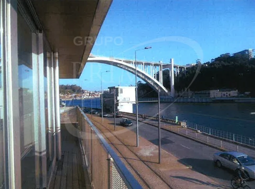 Apartamento T3 para Venda em Lordelo do Ouro e Massarelos Foto 1
