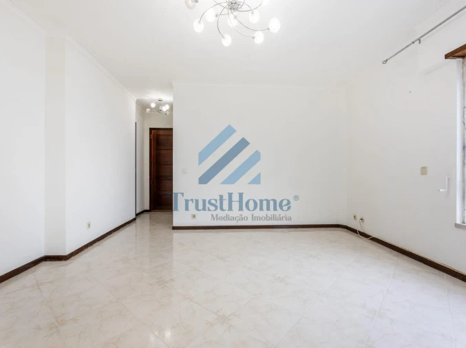 Apartamento T3 para Venda em Rio de Mouro Foto 2