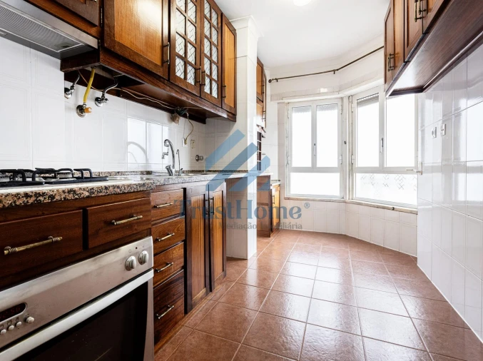 Apartamento T3 para Venda em Rio de Mouro Foto 3