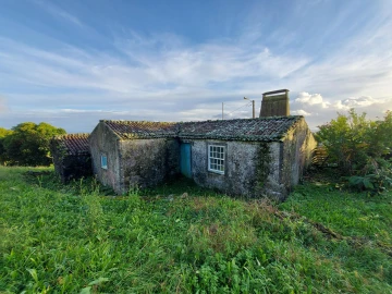 Moradia para Venda em Calheta de Nesquim