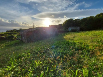 Moradia para Venda em Calheta de Nesquim