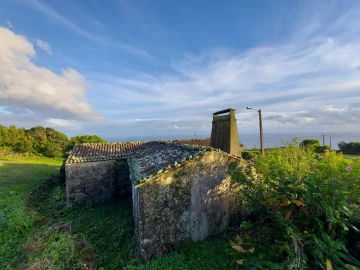 Moradia para Venda em Calheta de Nesquim