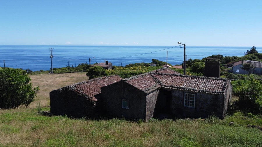 Moradia para Venda em Calheta de Nesquim