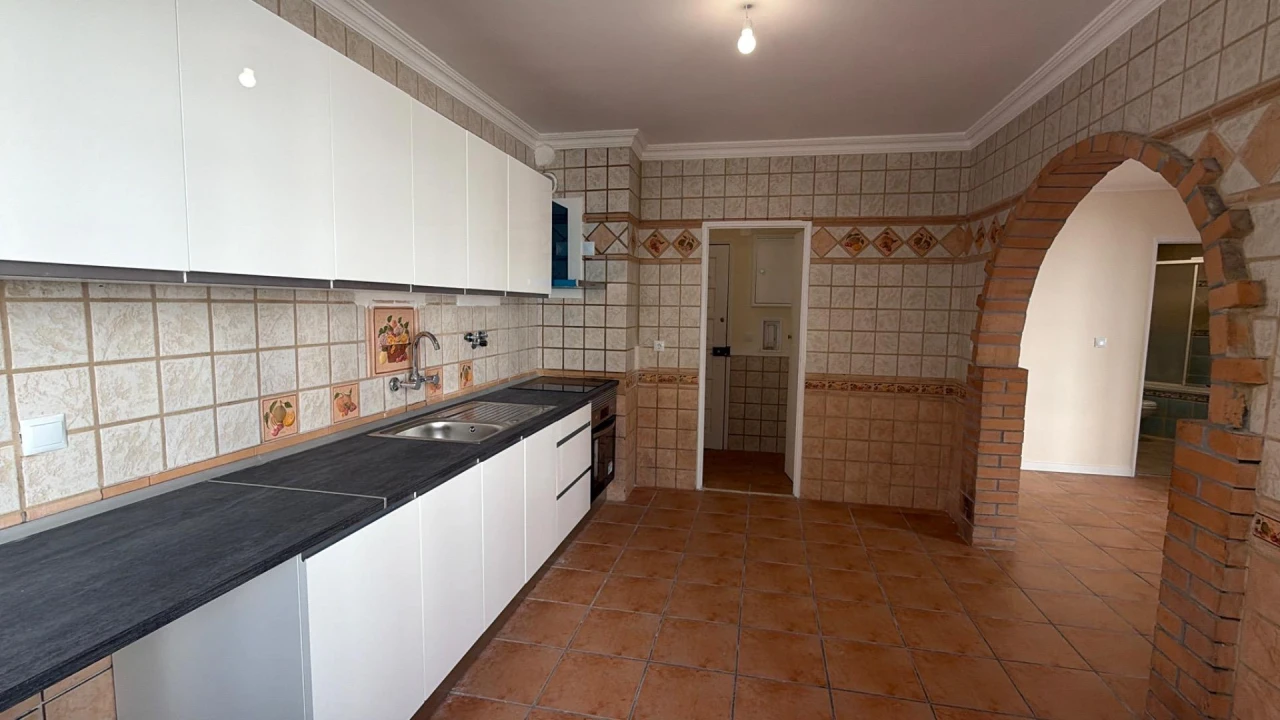 Apartamento T3 para Venda em Algueirão-Mem Martins Foto 1