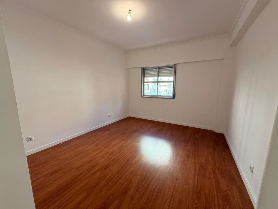 Apartamento T3 para Venda em Algueirão-Mem Martins Foto 12