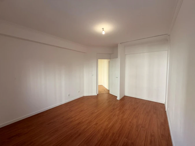 Apartamento T3 para Venda em Algueirão-Mem Martins Foto 17