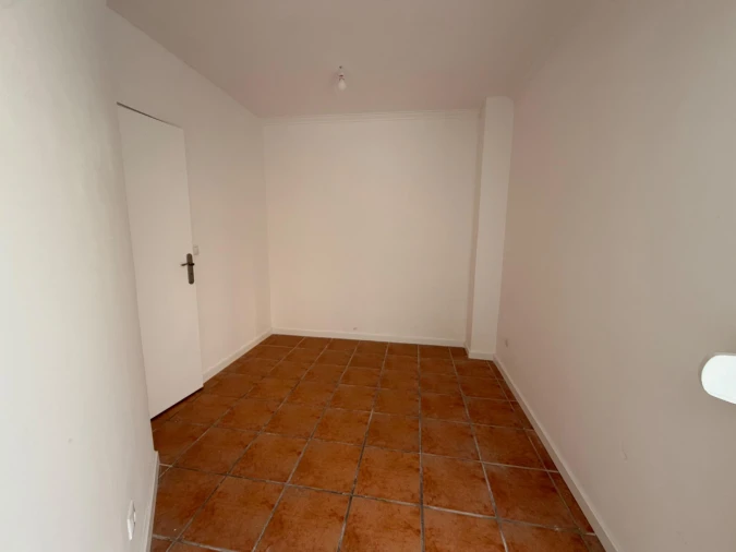 Apartamento T3 para Venda em Algueirão-Mem Martins Foto 8