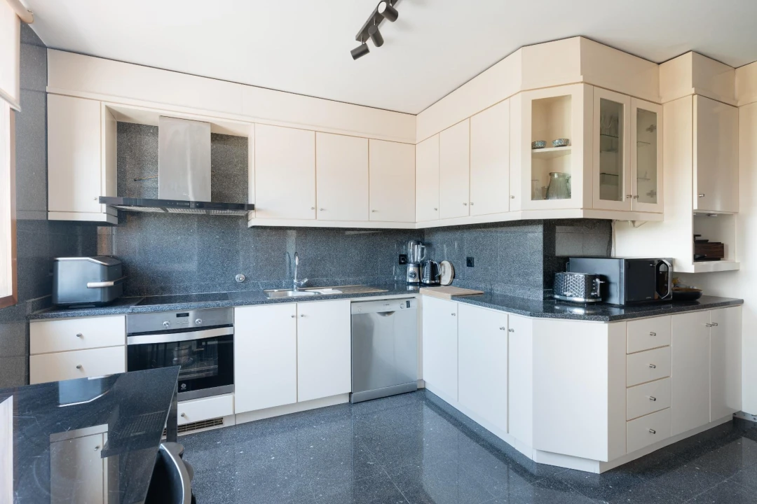 Apartamento T3 para Venda em Cidade da Maia Foto 2