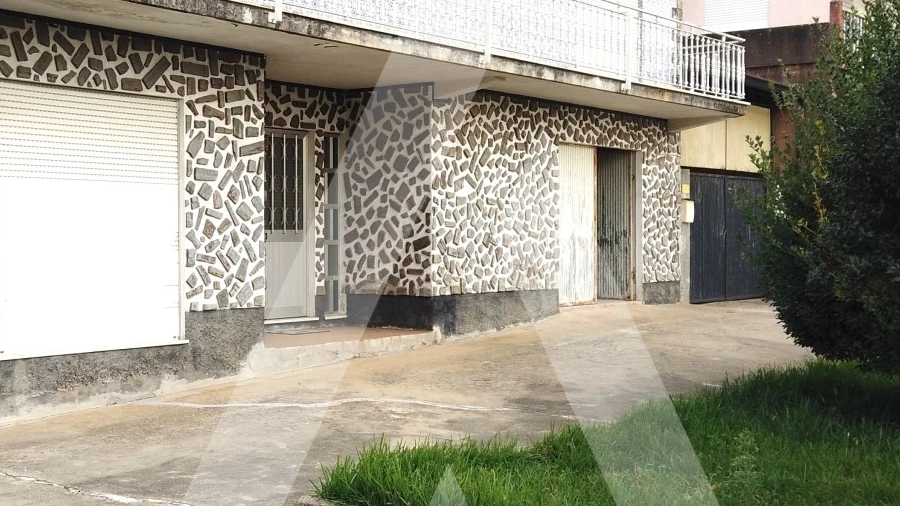 Moradia T4 para Venda em Recardães e Espinhel