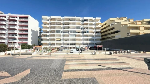 Negócio para Venda em Quarteira