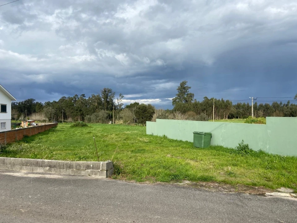 Terreno para Venda em Requeixo, Nossa Senhora de Fátima e Nariz Foto 1