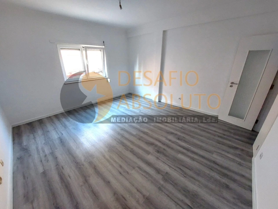 Apartamento T3 para Venda em Quinta do Conde Foto 4