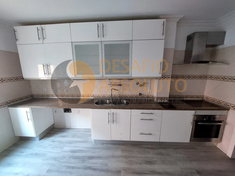 Apartamento T3 para Venda em Quinta do Conde Foto 9