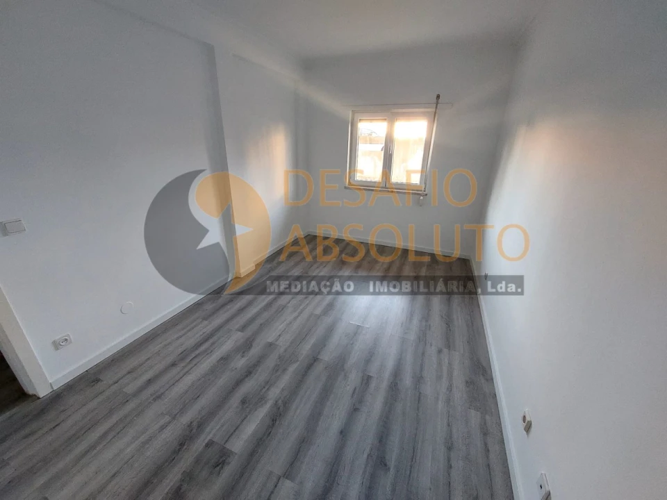Apartamento T3 para Venda em Quinta do Conde Foto 20