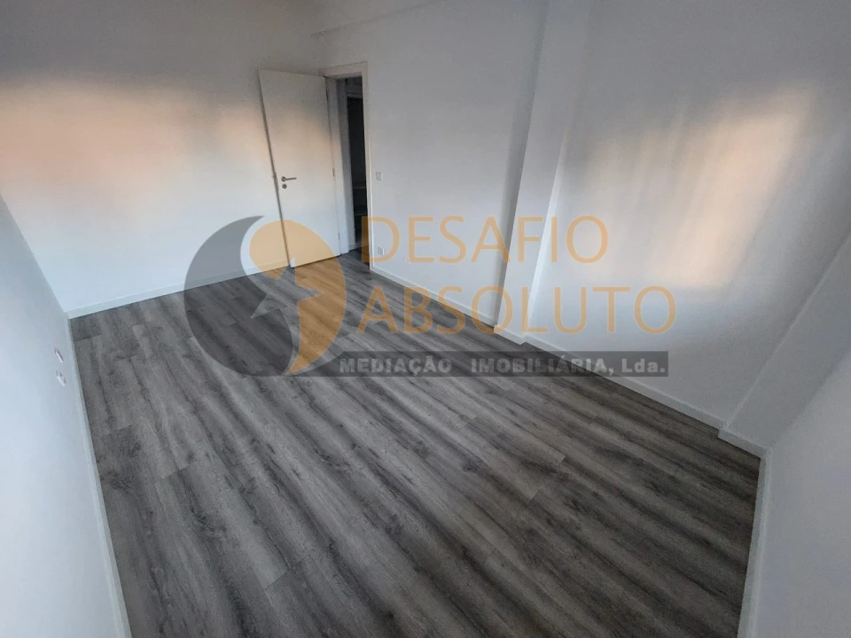 Apartamento T3 para Venda em Quinta do Conde Foto 21