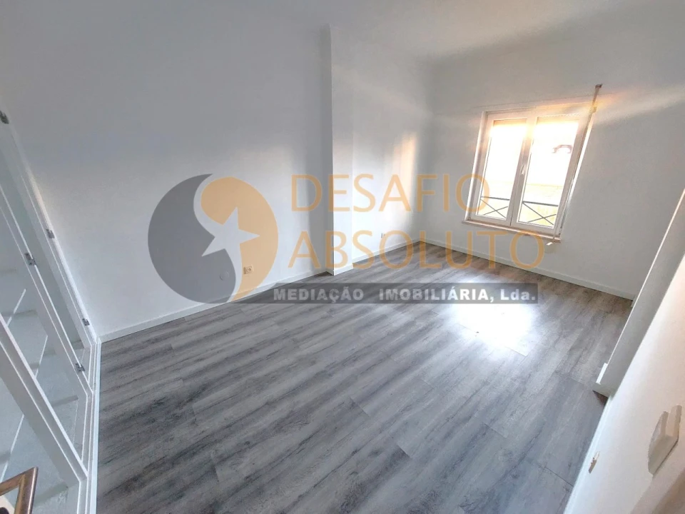 Apartamento T3 para Venda em Quinta do Conde Foto 25