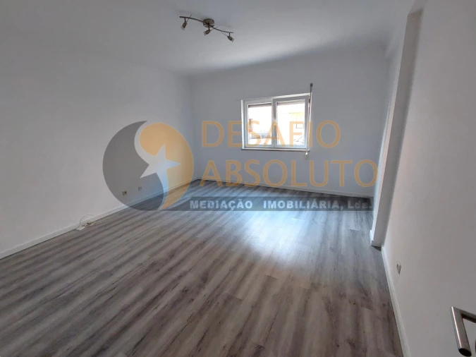 Apartamento T3 para Venda em Quinta do Conde Foto 5