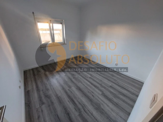 Apartamento T3 para Venda em Quinta do Conde Foto 22