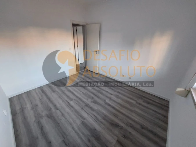 Apartamento T3 para Venda em Quinta do Conde Foto 24
