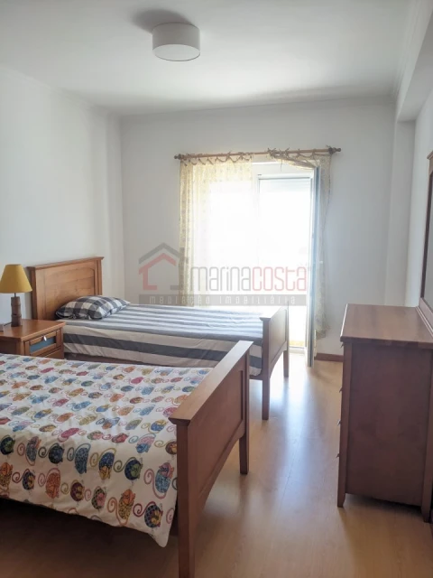 Apartamento T2 para Arrendamento em Atouguia da Baleia