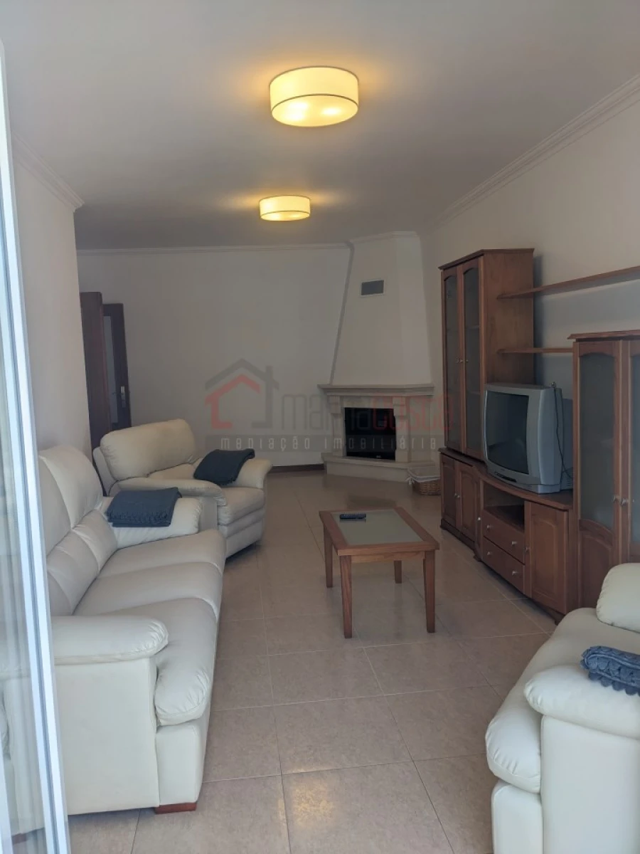 Apartamento T2 para Arrendamento em Atouguia da Baleia Foto 4