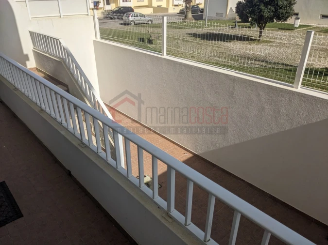 Apartamento T2 para Arrendamento em Atouguia da Baleia Foto 6