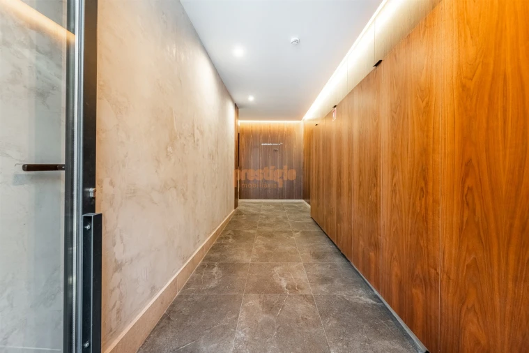 Apartamento T1 para Venda em Braga (Maximinos, Sé e Cividade) Foto 2