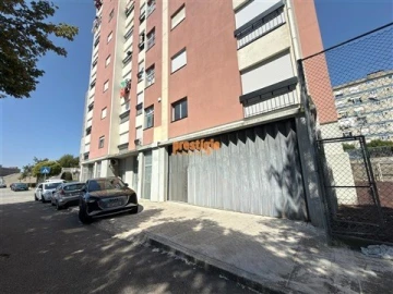 Armazém para Venda em Braga (Maximinos, Sé e Cividade)