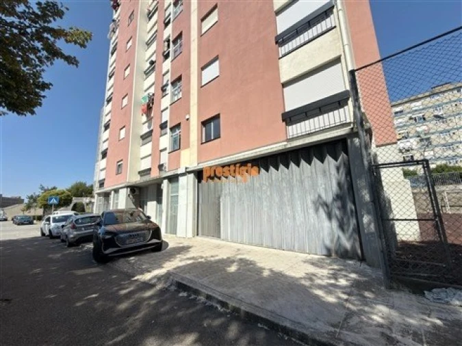 Armazém para Venda em Braga (Maximinos, Sé e Cividade) Foto 9