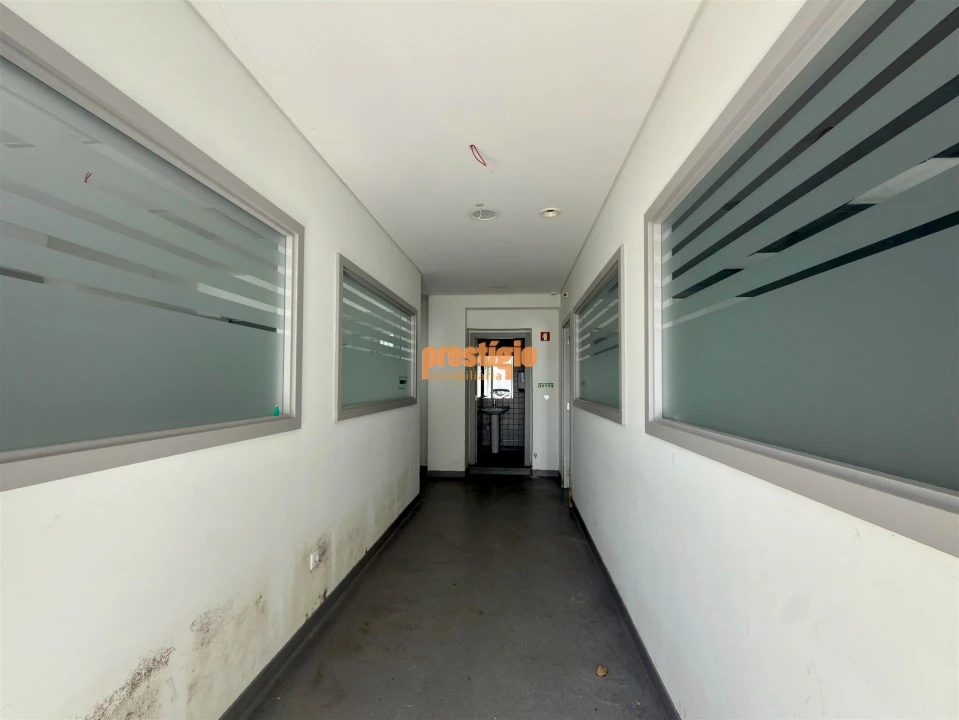 Armazém para Venda em Braga (Maximinos, Sé e Cividade) Foto 2