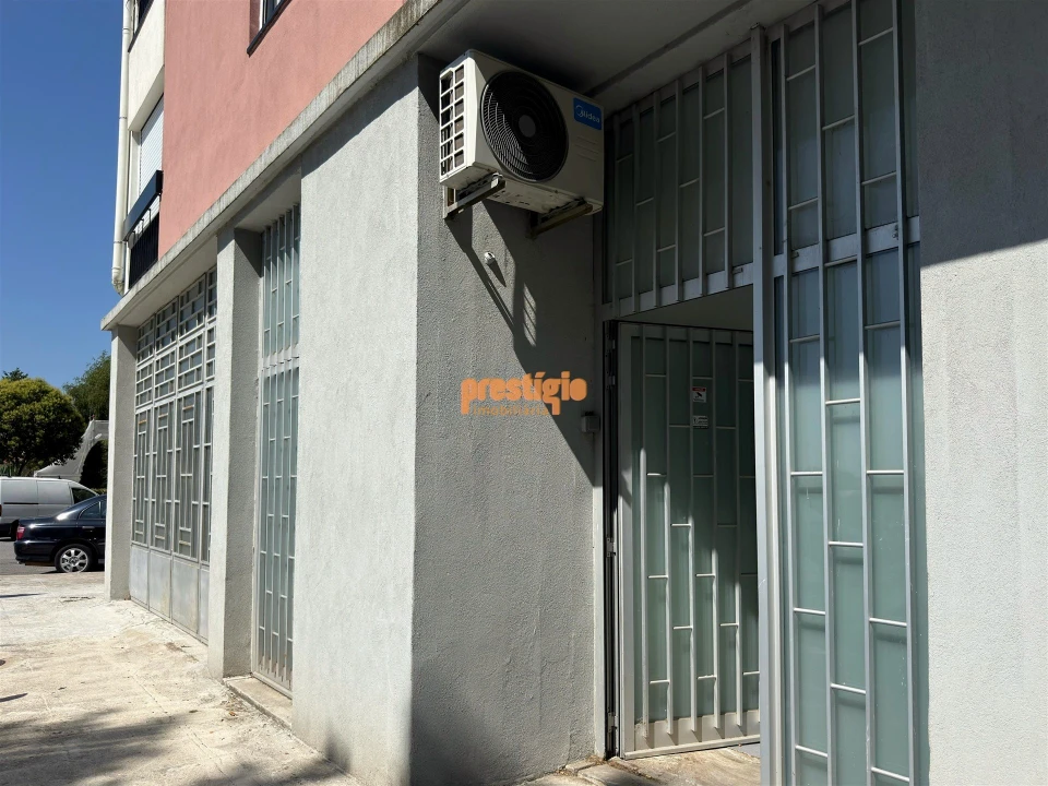 Armazém para Venda em Braga (Maximinos, Sé e Cividade) Foto 9