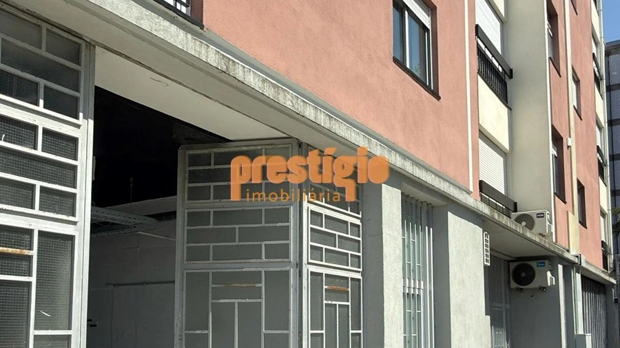 Armazém para Venda em Braga (Maximinos, Sé e Cividade)