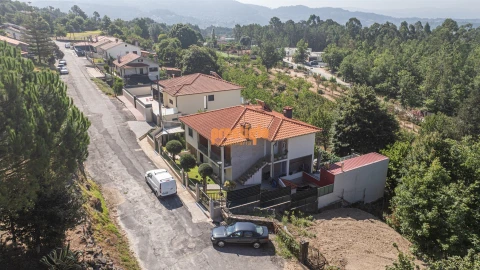 Moradia T4 para Venda em Ponte